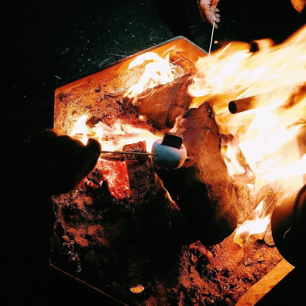 amberginja's tweet photo. TimTam 'Smores Recipe Step 1: stuff one double coat Tim Tam into a giant marshmallow and heat over the fire... #ti… https://t.co/SdupEIa9Cy https://t.co/wmrqabdqJu