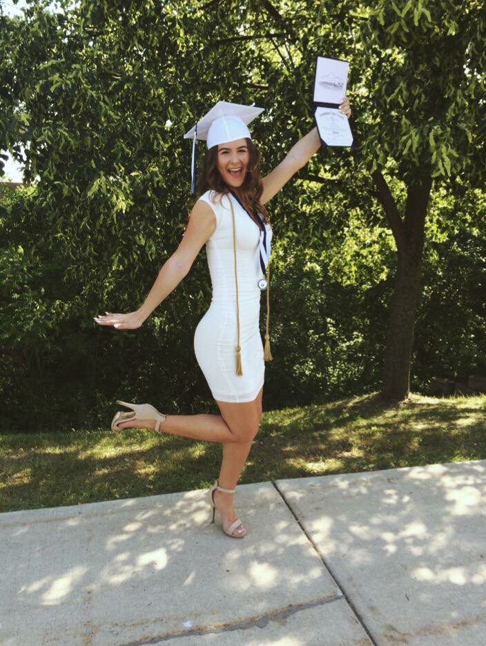 tdenise_popa's tweet photo. She graduated! @bxllapopa #FHS2017 https://t.co/idH2ktZaUN
