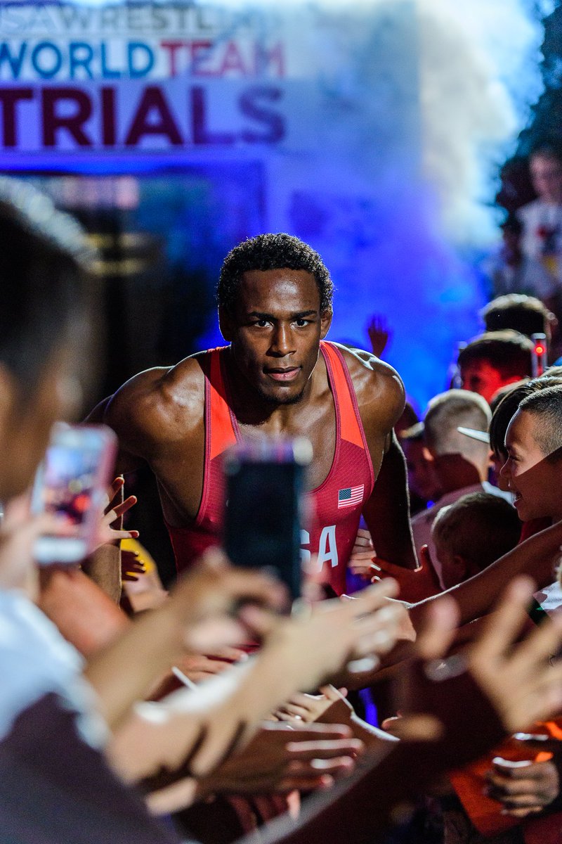 Tony_Rotundo's tweet photo. A number of people were asking if the walk-outs with the kids and spot light yielded any good photos. Here's a teaser set! #2017WTT https://t.co/XcJjiFKEcZ