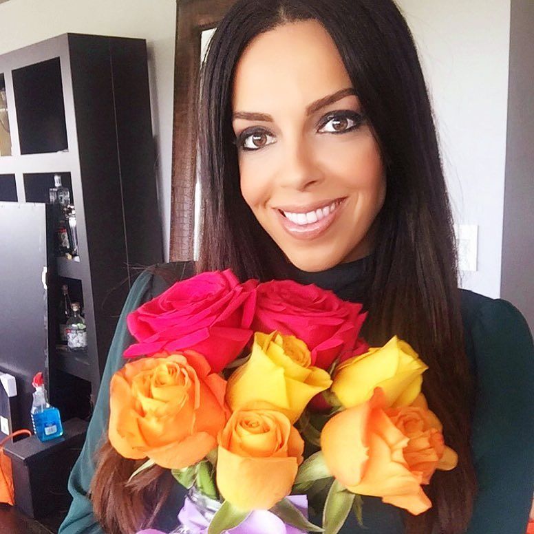 LisaDaftari's tweet photo. Thanks for the most beautiful 💐#30YA 🌺🌸🌼 https://t.co/iDkE8GsnXQ https://t.co/9nXzek7Kl0