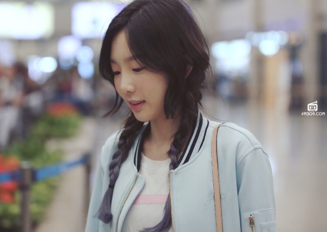 tyfm309's tweet photo. #taeyeon #태연 🛬 https://t.co/dRD1lZHZGV