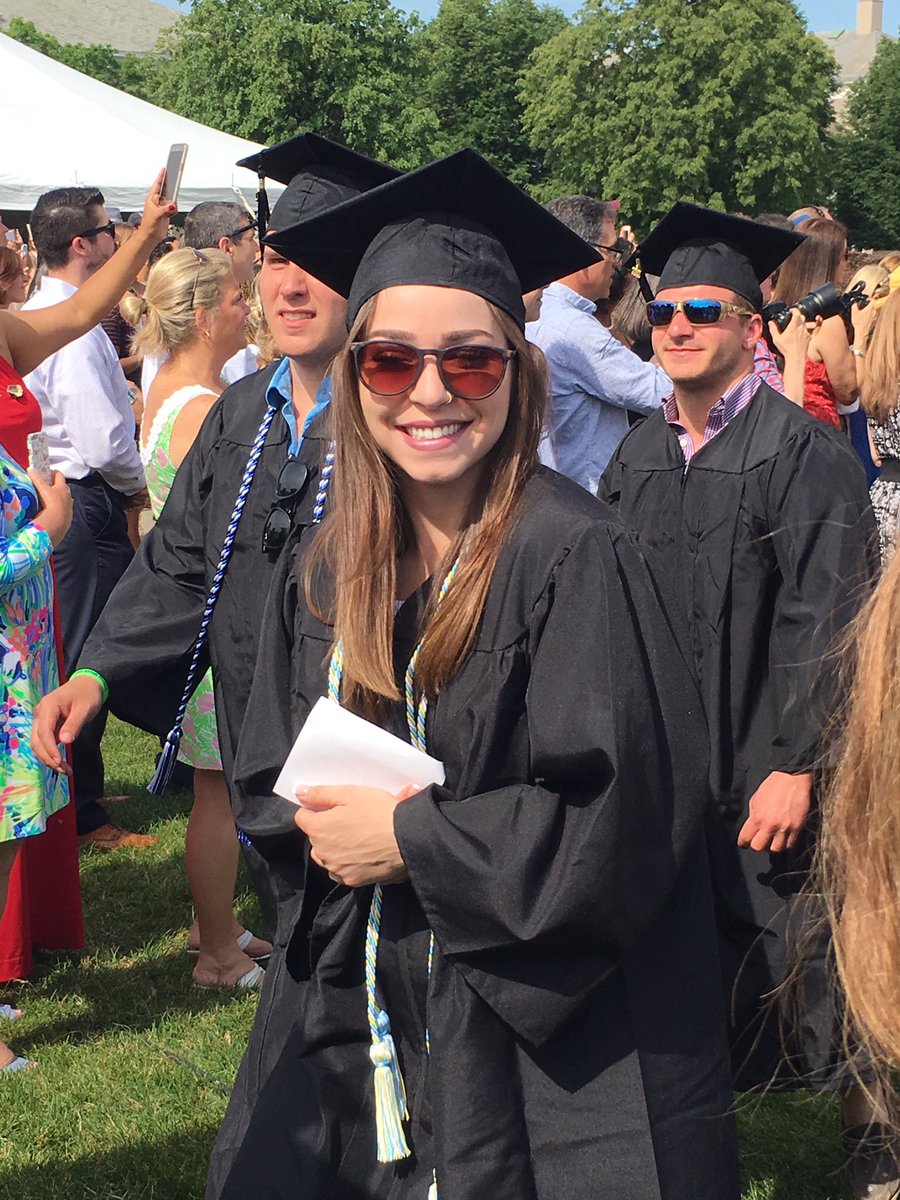 MedTechMarketer's tweet image. Today my brilliant, beautiful &amp;amp; awesome niece Keriann Mackey graduated from @UnionCollegeNY Anthropology cum laude. Bravo Keri! #CommenceU