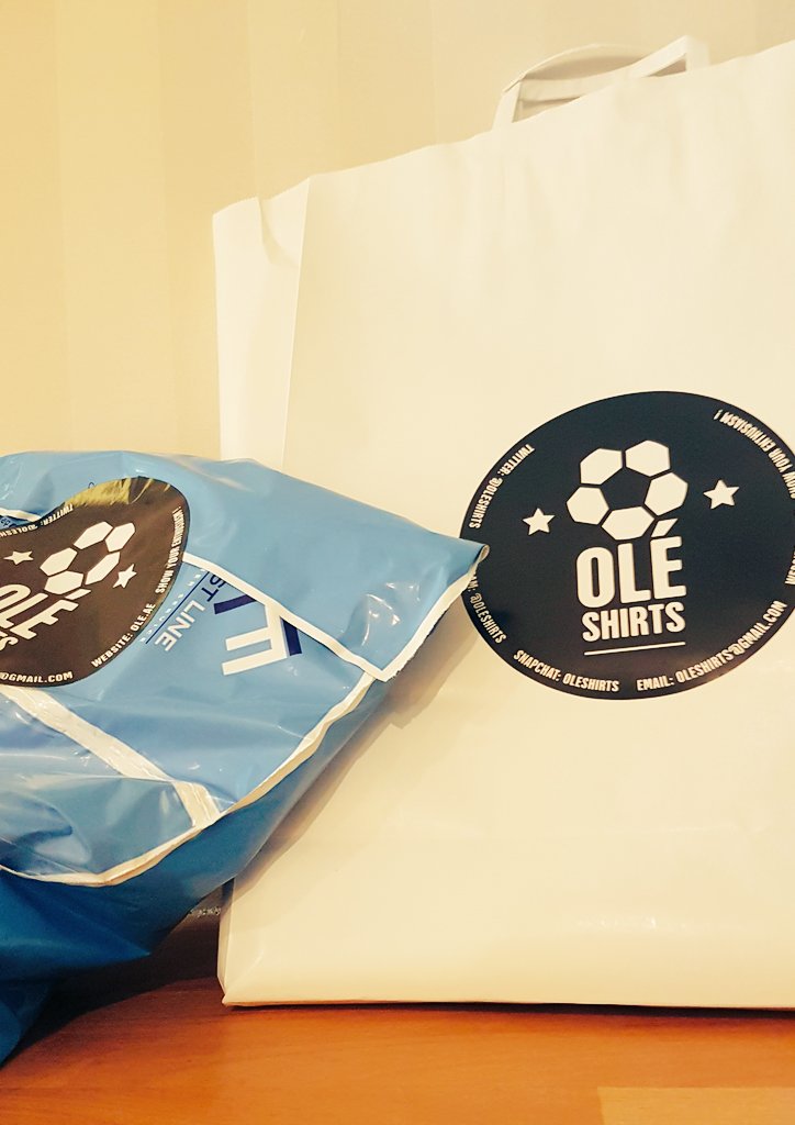Oleshirts's tweet photo. نستقبل طلباتكم عبر:
- الواتساب 🇦🇪 0507882251
- الانستغرام (رسائل خاصة)
- تويتر (رسائل خاصة) 
- سناب تشات Oleshirts 
عبر عن حماسك مع #اوليه https://t.co/lRTLEhXgWl