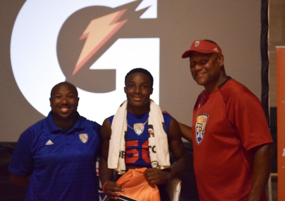 FBUcamp's tweet photo. Congratulations to the High School @Gatorade 'G' Award Winner Damarco Lemonte Fishbark⚡️ #FBUCT https://t.co/6DrxhC0Pub