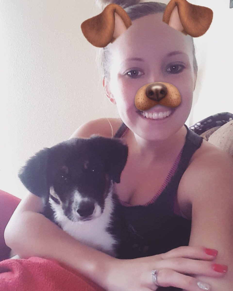bushee_tay's tweet photo. Just being a basic white girl with her pup๐๐๐ถ #basicselfie #puppyselfie #dogfilter #basic #puppylove #myfurbaby #selfie https://t.co/4YrRXtQU0H