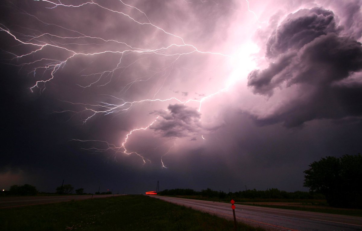 #lightning #thunder #lightningstorm #storm #power #energy #nature #sky #weather