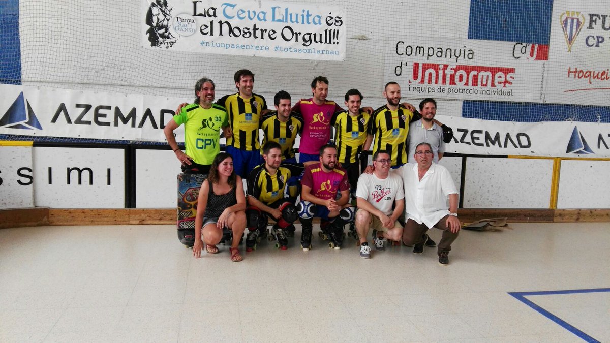roger_torello's tweet photo. Avui el meu amic i capità, Juli , ha penjat les botes. Gràcies per tant!!#aixòensdonalhoquei #Julijuli #capicapi https://t.co/TRdVwjhlWT