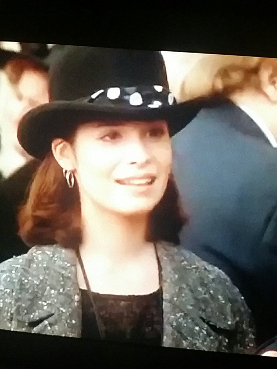 AudioGenius's tweet photo. SUCCESS! @H_Combs Please tell me u kept this hat! Also how is it possible u look exactly the same! #BabyPiper #HaventAgedADay #PicketFences https://t.co/xiBdugTyjB