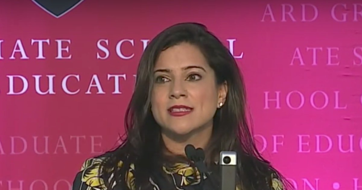 jaythebeee's tweet photo. .@reshmasaujani on why aren’t there more women in power https://t.co/DEhP4pQqtc via @bustle #womenintech #womeninbusiness https://t.co/jdWx50lkNC