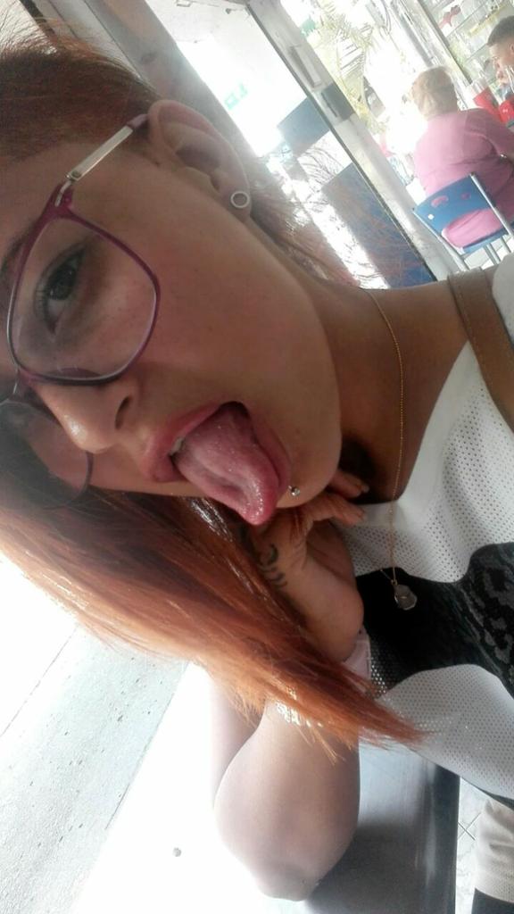 I have new look, i hope to see later for more fin😜 @CamSodaLive #camgirl https://t.co/9WbMf0Rsgn