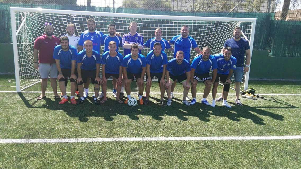 amlagrimas's tweet photo. El Sábado nuestro equipo de #Futbol7 ganó su primer partido en la #LigaCofrade2017 de Jerez por 6-3 frente a un competitivo @ApPazCuartillo https://t.co/U9Bnurbn3D