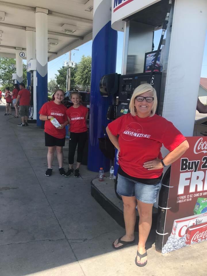 Gas blast: pumping reduced price gas and cleaning windows #servetogetherkokomo
