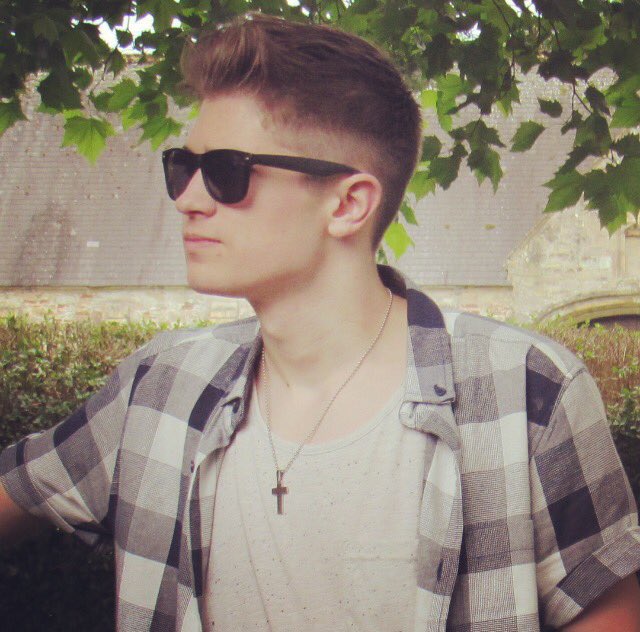 JTMarshyy's tweet image. Hey!! Like/Retweet for a dm and follow😎 Currently working on some original music😏