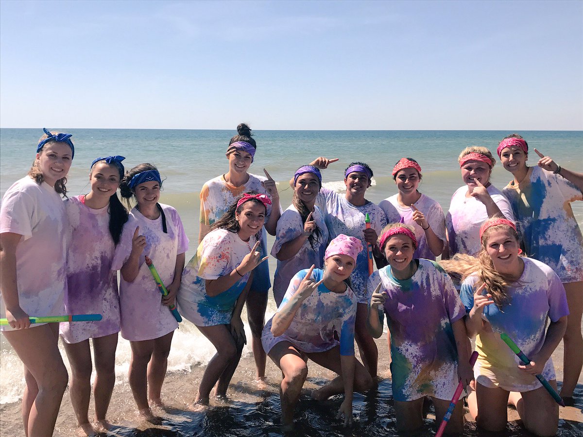 LaurenAEckart's tweet photo. South Haven '17 https://t.co/IYTgvyF4Kr