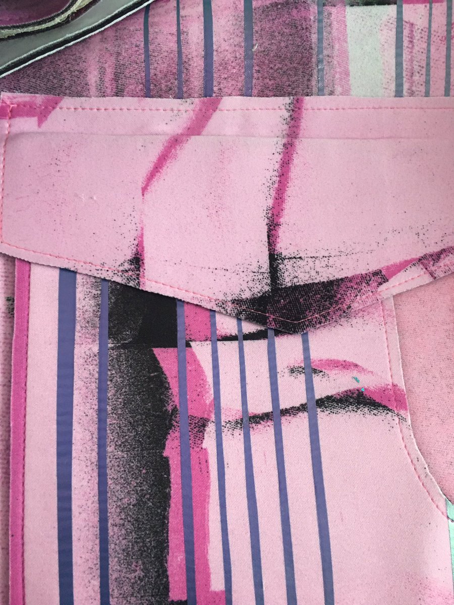 angiebelalij's tweet photo. @J_L_LDN #fashion #printdesign #fashiongrad #pink #jacket #fashionblogger #FashionWeek
https://t.co/lFrrskG42P https://t.co/qORipnaoVx