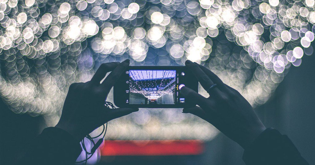 Apple2TheCore's tweet photo. Great read! RT @MacObserver: Believe It or Not, the Camera Phone Turned 20 Today https://t.co/El9mkDS4Uu https://t.co/OFDnTFhJys