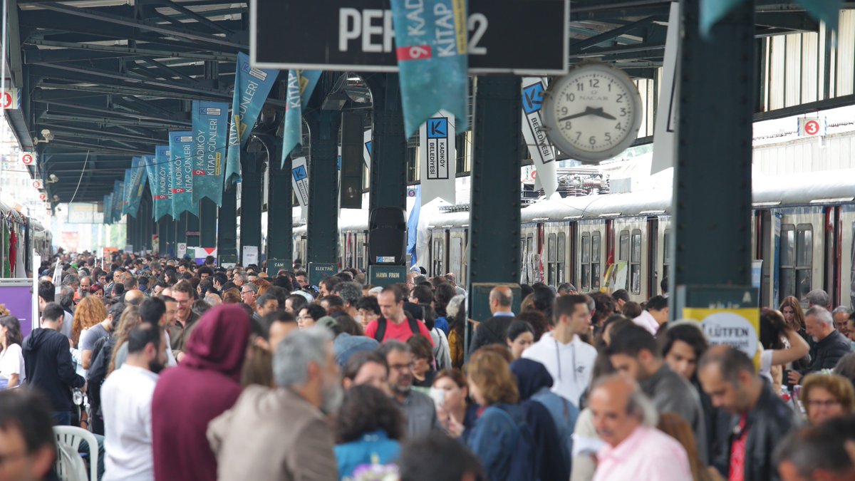 aykurtnuh's tweet photo. Tarihi Haydarpaşa Garı'nda düzenlediğimiz #GardaKitap Günleri'ne 325 bin ziyaretçi katıldı, 2 milyondan fazla kitap satıldı. https://t.co/XEgfcMnYPZ