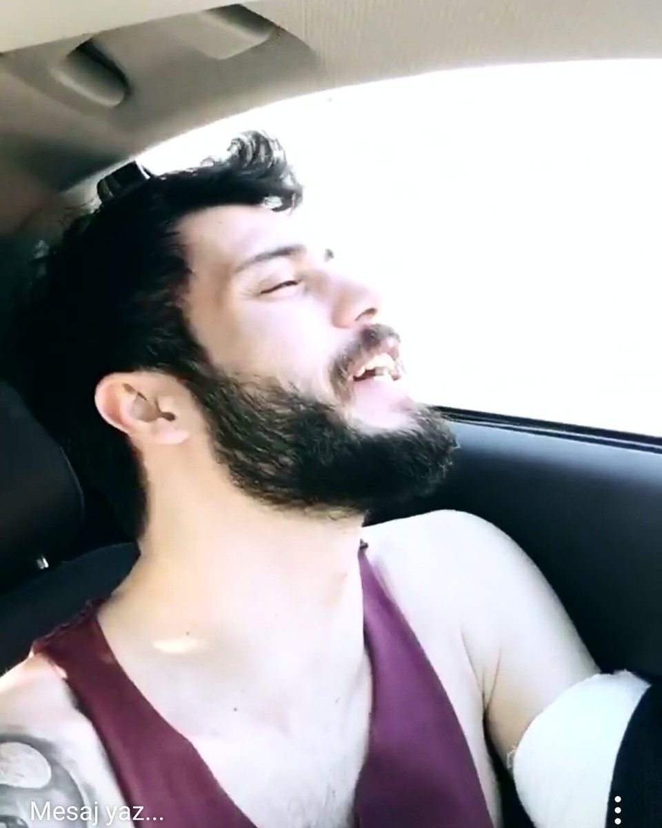 Ne yazık ki tek tabanca,serseri doğdum serseriiii ölüüceemmm🎶🎶😏😏🌹🌹🌹 @EUbeyli #GünSayıyoruzŞafak12 #emreubeyli