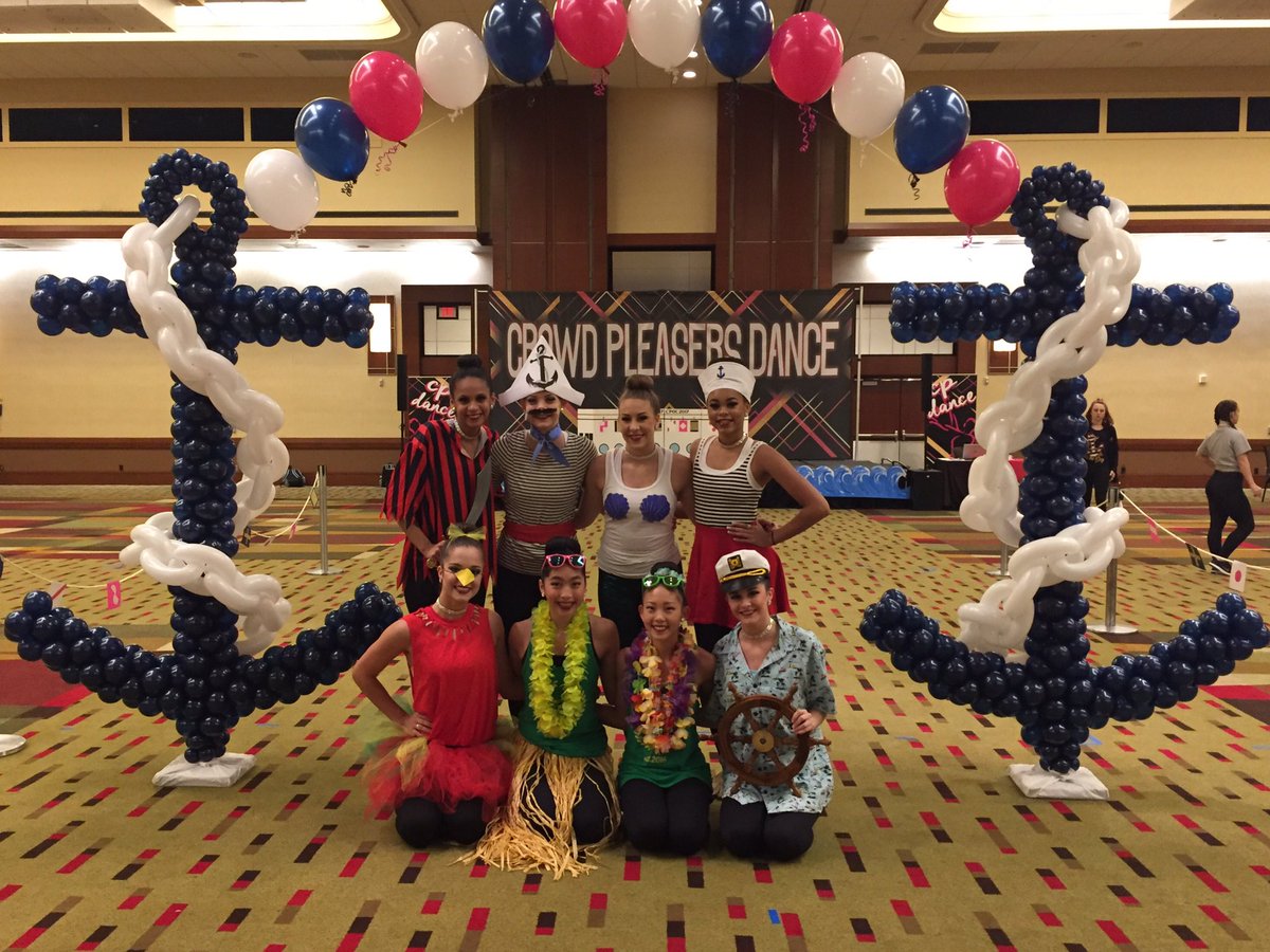 LTEmeraldElite's tweet photo. Thank you to @TheIHSRoyals for all of your support this weekend at #CPOC17! We love you guys! 💚💛💜 https://t.co/jNk3rdcUZE