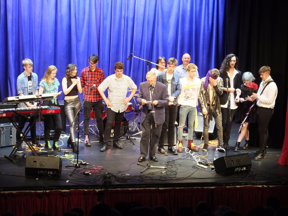 BlueSkyArts's tweet photo. Big congrats to Drop the Mic for winning the Talent Showcase last night! Well done to all the contestants, raising money for @SomewhereSom https://t.co/rgqYXgQzbM