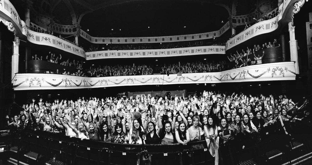 levvis's tweet photo. day nine of the @hansonmusic tour: london pt. II ! 💙

the end of the tour, i'm so sad to be leaving these guys, i've had the best time :( x https://t.co/OnzYBEou70