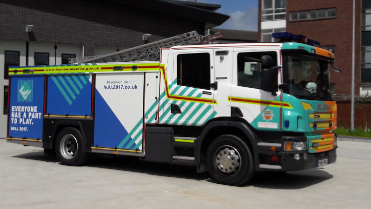 FBSNorthEast's tweet photo. The Fire Brigade Society visiting in Central White Watch today. @HumbersideFire @DCFOCBlacksell @Phil_Shillito https://t.co/ZNlMFafQb6