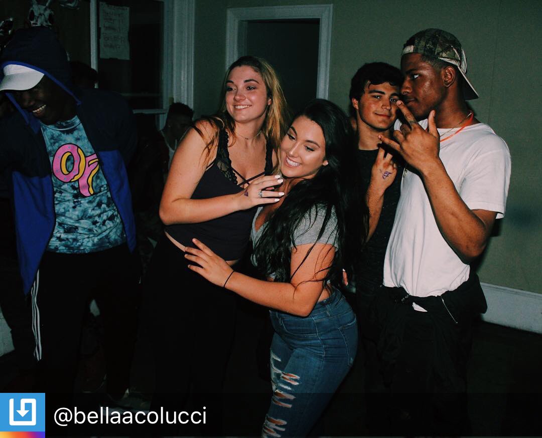 2_LITTY's tweet photo. We own the property 🔥🔊 #2LITTY https://t.co/jMjkFmdtVz