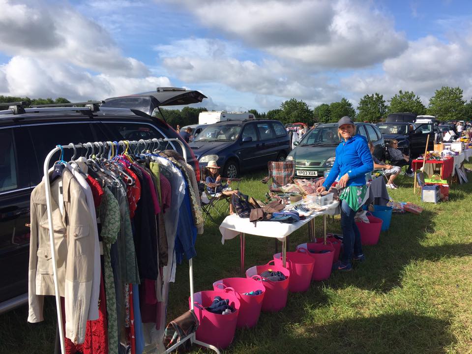 BalsamFamily's tweet photo. Early morning @carbootsalesuk in aid of @BalsamFamily #Didcot https://t.co/eQL1yD1yfb