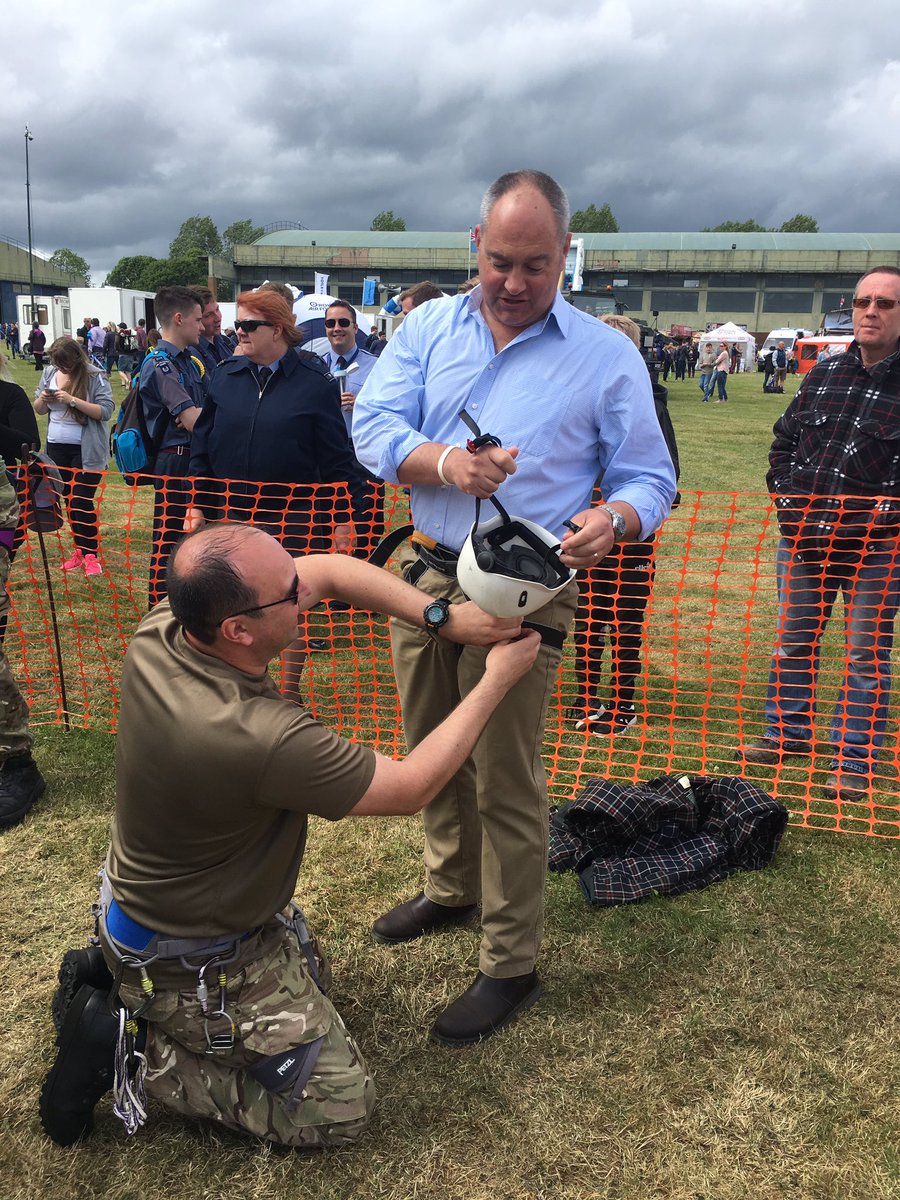 351ATC's tweet photo. @ComdtAC @WandWAirCadets @cosfordairshow Great to see @RCWalesandWest1 leading from the front! Fine example of a top leader! #WhatWeDo #Team351 #BurtonAirCadets https://t.co/CSgvL4QLCh