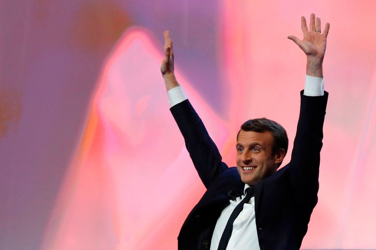 KenRoth's tweet image. Emmanuel Macron embraced democratic values and won big time.
Theresa May &amp;amp; Mark Rutte rejected them and lost ground.
bit.ly/2rfaD8J