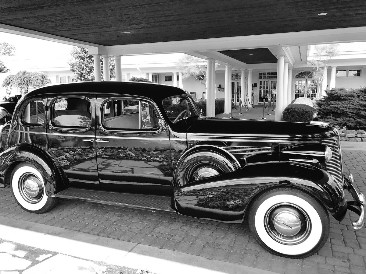 MunozFoundation's tweet photo. Are you ready for a roarin good time? Our 1920's #AMFHOFDinner is almost here! https://t.co/Blt0uvVS0D