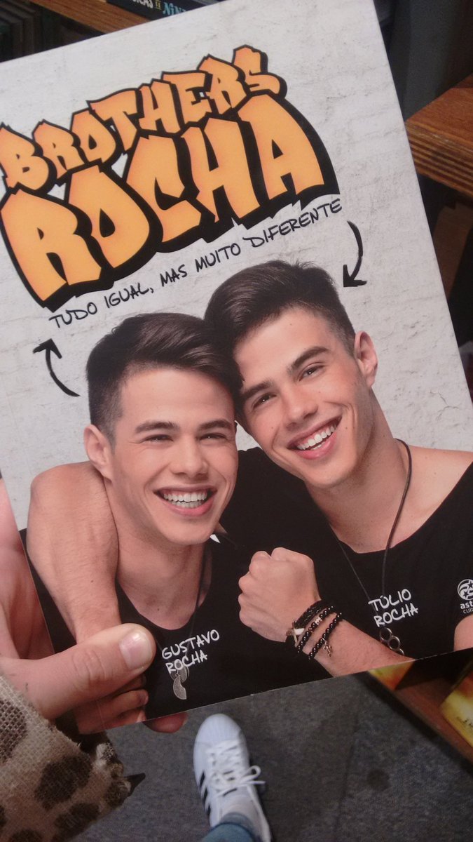 1909gab's tweet photo. @tulioorocha_ @gusrochaa Olha que eu comprei hoje meus bebês ❤ https://t.co/YQXj6oNk9C