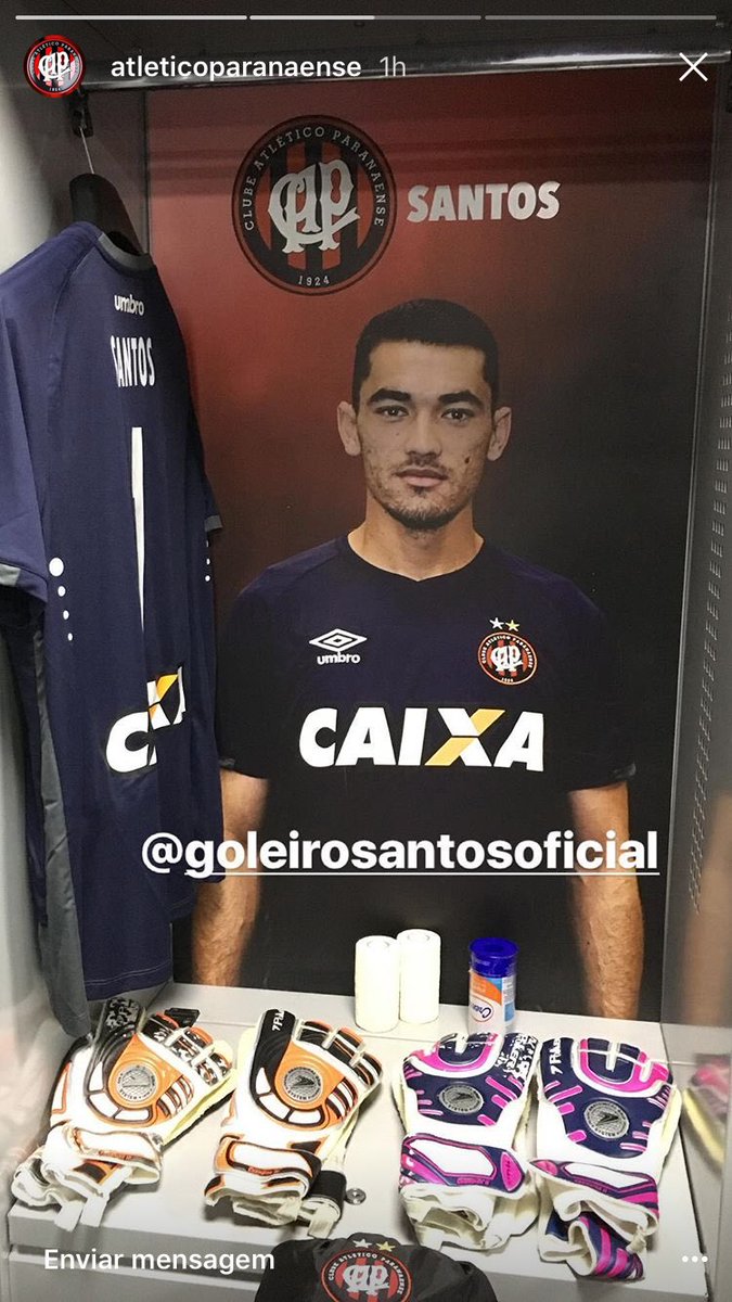 uhcaldeirao's tweet photo. Tudo pronto no vestiário do @atleticopr. Daqui a pouco o #Caldeirão vai ferver! 👊🏾👊🏾👊🏾 #UhCaldeirão https://t.co/6uepGrm0qV