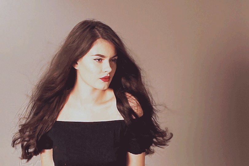 gadgetshed's tweet photo. Cinemagraph #cinemagraph #beauty #hair #portrait #portraiture https://t.co/ZtTYBQBnVb