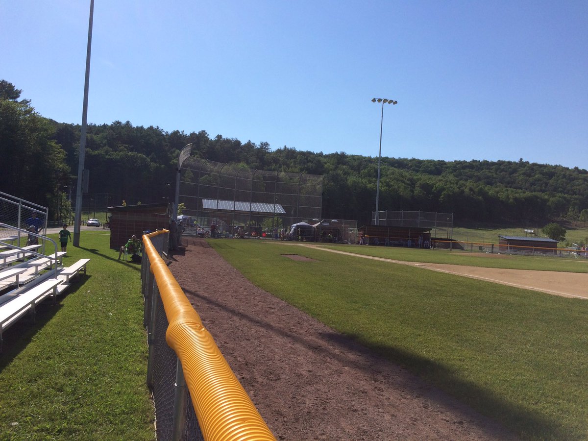 intheballparks's tweet photo. At Maxfield Sports Complex in Hartford, VT for @uvnighthawks &amp; Winnipesaukee. It's finally summer, &amp; finally summer collegiate ball season! https://t.co/mj4ugwpkHn
