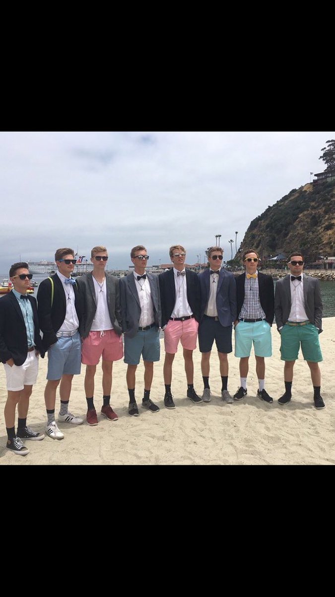 iaintsalvador's tweet photo. These are type of kids that go to Mexico for vacation, but also voted for Trump and yell "build that wall" https://t.co/vlyMdxYWPd