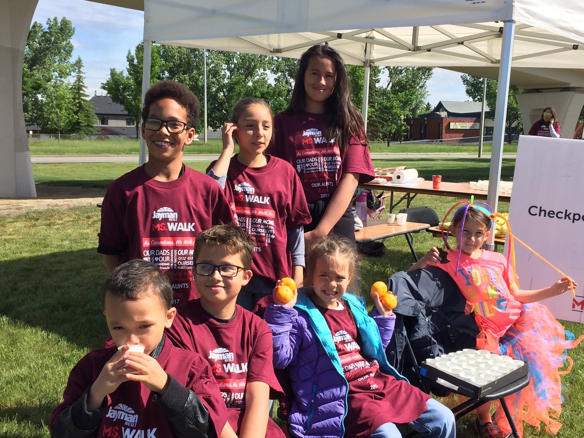 FlipChick79's tweet image. @MSSocietyYYC  Your checkpoint 3&apos;s hardest working volunteers! #MSWalkYYC #endms
