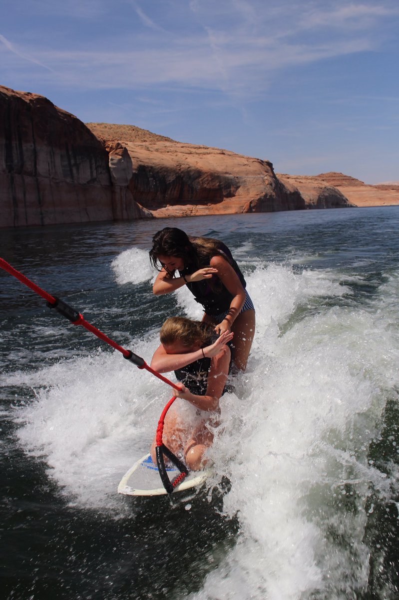 graciegirl1414's tweet photo. Lake Powell is heaven on earth ☀️😍 https://t.co/xu5R2hswZv