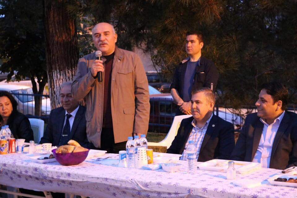 Devletin gülen yüzü olan Sinop Valisi <a href="/Valihasanipek/">Hasan İpek</a> Saraydüzü Belediyesi tarafından düzenlenen iftar programına katıldı. <a href="/suleymansoylu/">Süleyman Soylu</a>