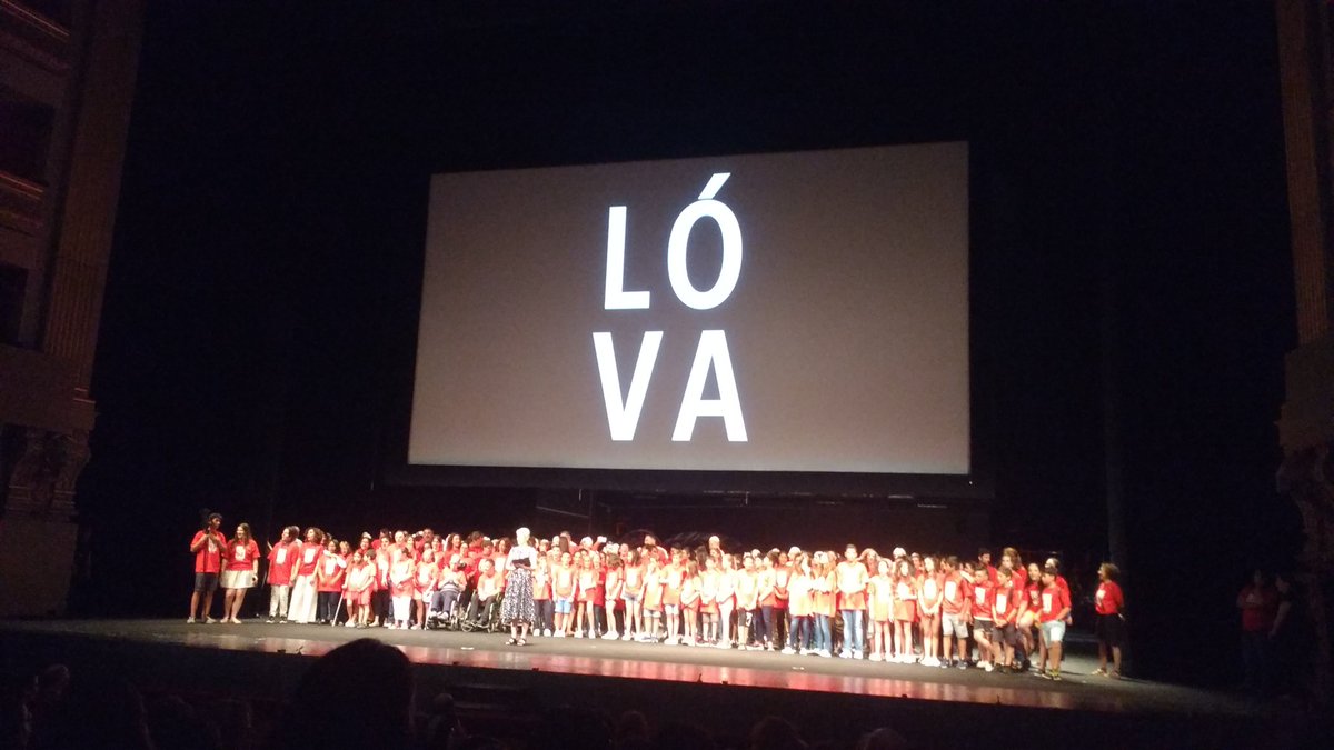 marysmr's tweet photo. Un gran ejemplo de cómo trabajar la empatía, el trabajo en equipo y la creatividad en el aula es @proyectolova
Enhorabuena x10! #Lova10 https://t.co/Kn1yYxYQ2N