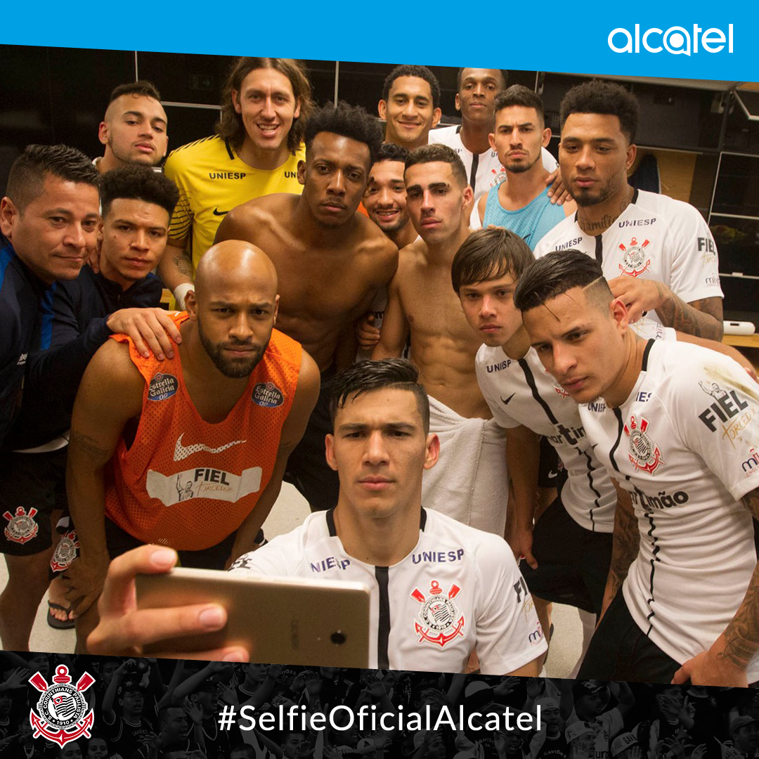 Corinthians's tweet photo. #SelfieOficialAlcatel
#SemRisadinha
#PoderosoTimão
@AlcatelmobileBR https://t.co/1mkMOtCrj3