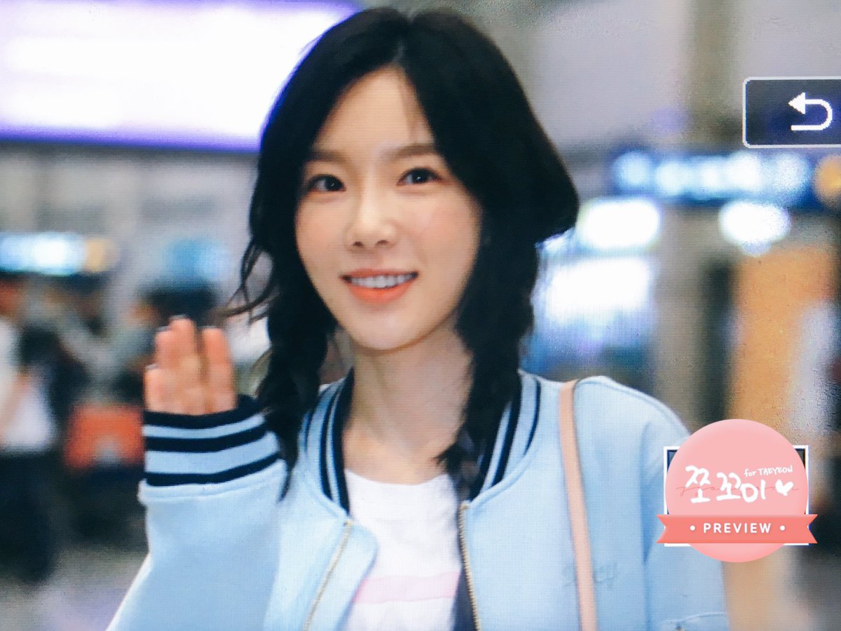 [PIC][12-06-2017]TaeYeon trở về Hàn Quốc vào sáng nay DCEhDK8VoAAclYH