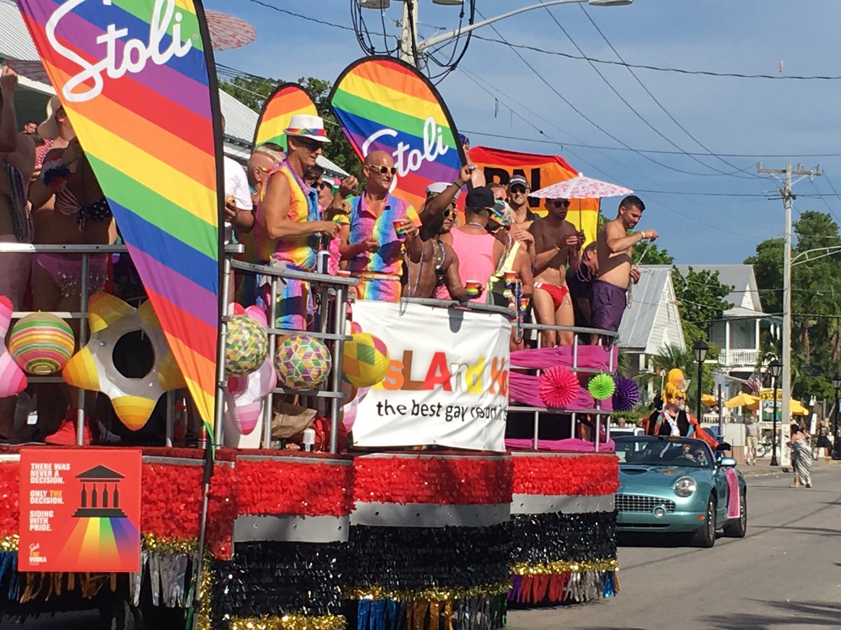 anniebrie's tweet photo. @Andy Celebrating #PrideFest in Key West 🌈 Maybe next year?! https://t.co/2jcFwVGOCx