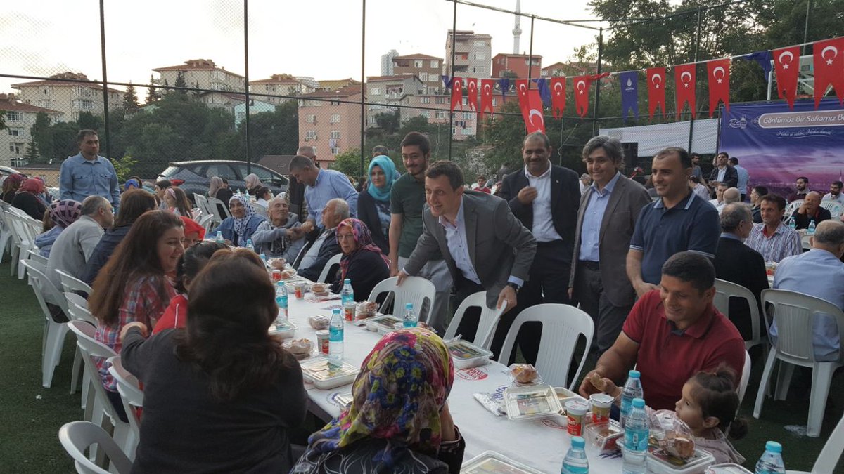 akpartibesiktas's tweet photo. İlçe Başkanımız Sn.Ferşat YILDIRIM'ın katılımı ile Ulus Mahallesi iftar programımızı gerçekleştirdik. https://t.co/B7ZLp4XvAf