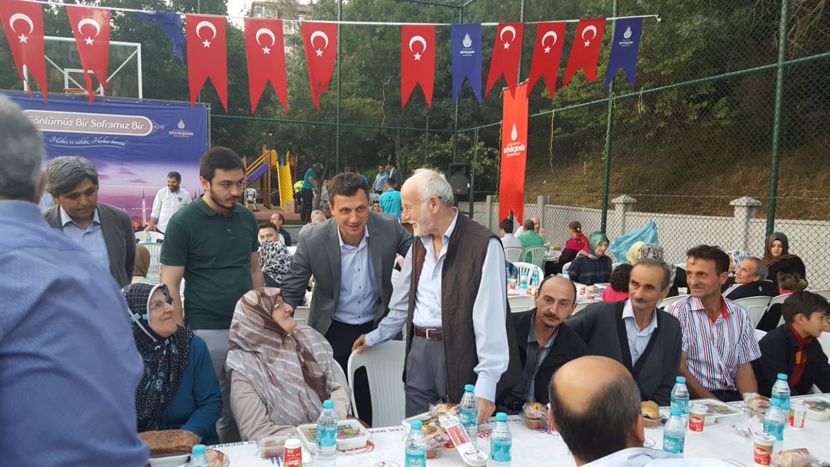 akpartibesiktas's tweet photo. İlçe Başkanımız Sn.Ferşat YILDIRIM'ın katılımı ile Ulus Mahallesi iftar programımızı gerçekleştirdik. https://t.co/rL7GHPzg9B
