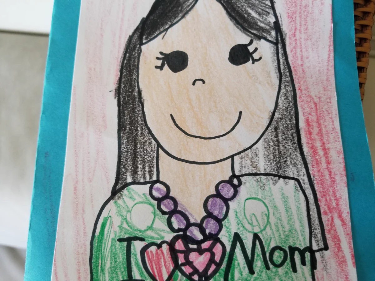 これはすごい！娘の描いてくる似顔絵がアメリカと日本で全然違うww