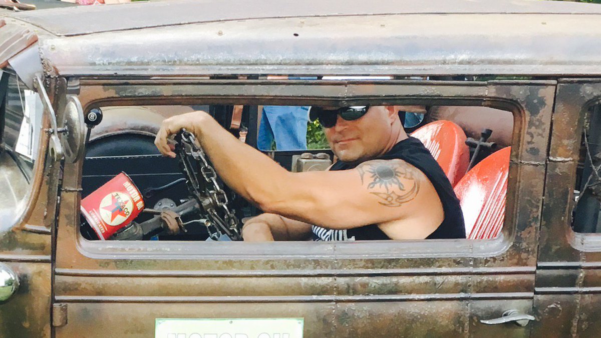 Mccoy21Shane's tweet photo. Had a great time in Bristol this weekend at the Home Built Summit Holston River Brewing co #shanemccoy #ratrods #undergroundrye #moonshine https://t.co/U7C30HXYMB