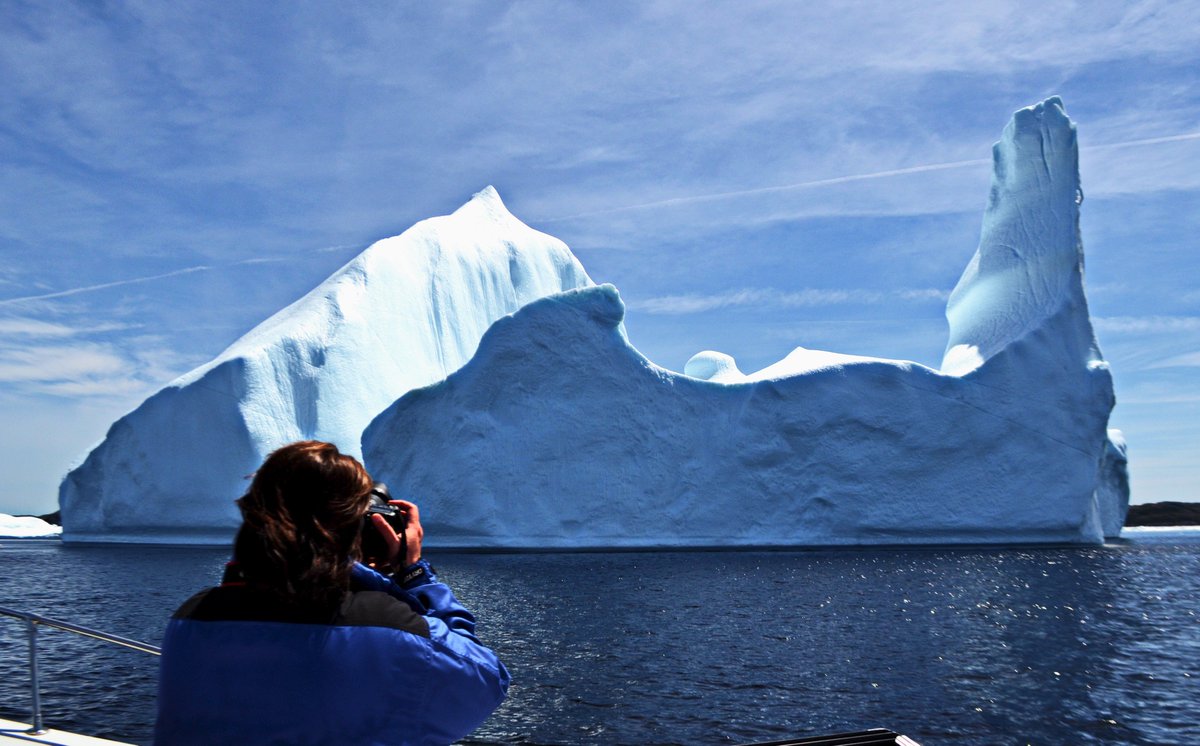 PrimeBerth's tweet photo. @IcebergTweets  Great  berg, Main Tickle, Twillingate with Capt Dave's Tours. May 11,2017  https://t.co/Ccqo235XBU https://t.co/bU4XQpsi3Q