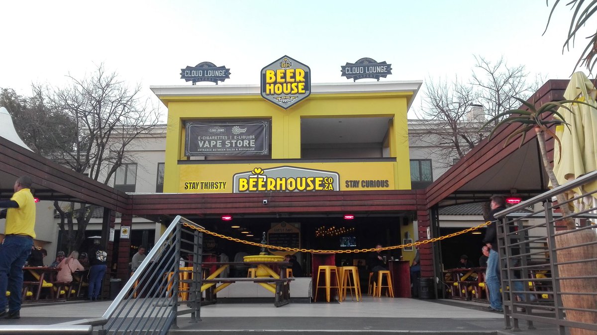 nabierlik's tweet photo. First time at @BEERHOUSE4ways. Amazing vibe, and like @BEERHOUSECen great beer! https://t.co/GJMMOZJ4BQ
