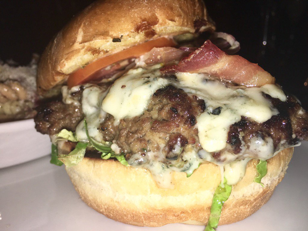 BestofVegasNV's tweet photo. This is what I just had for lunch @CaposRestaurant🍔🍔🍔@SandwichAmerica #BurgersAreSandwichesToo https://t.co/6ddhuJ9tim